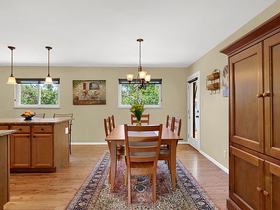 3rd image of 2526 Meade Cir