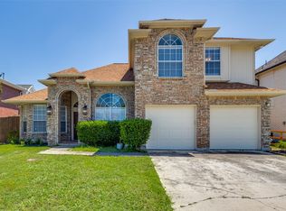 1136 Breezewood Dr, Lewisville, TX 75077
