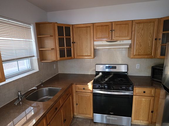 3rd image of 2054 Bogart Ave