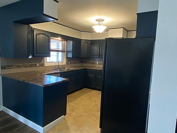 5th image of 901 N 16th St
