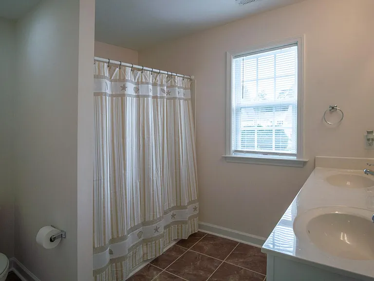 585 Bost Xing — Photo 5