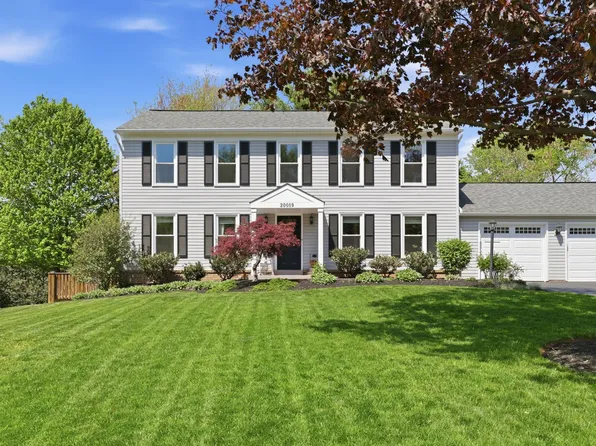 20019 Great Falls Forest Dr, Great Falls, VA 22066