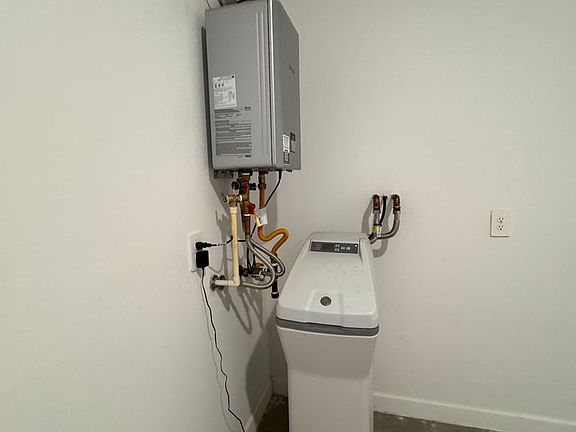 4th image of 10536 W Deanna Dr