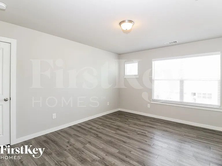 610 Ava Trl — Photo 11