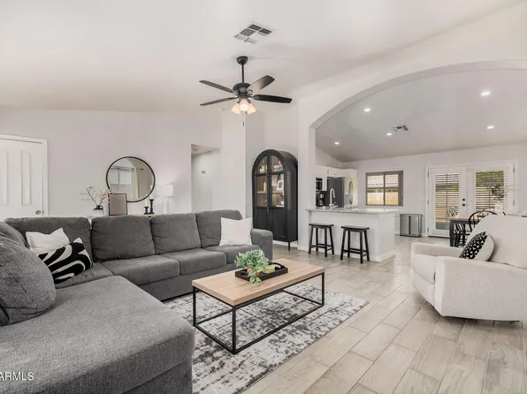 2284 E STOTTLER Drive, Gilbert, AZ 85296