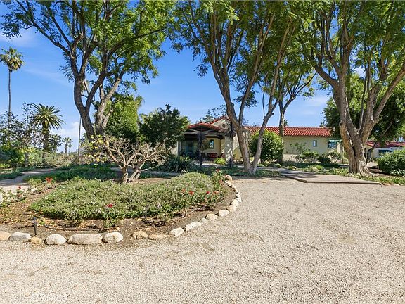 3rd image of 2855 McAllister St