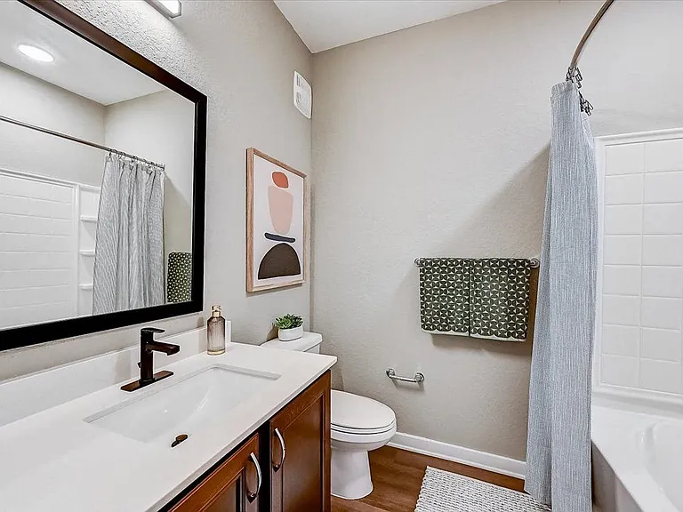 Creekside Ranch Apartments — Photo 13