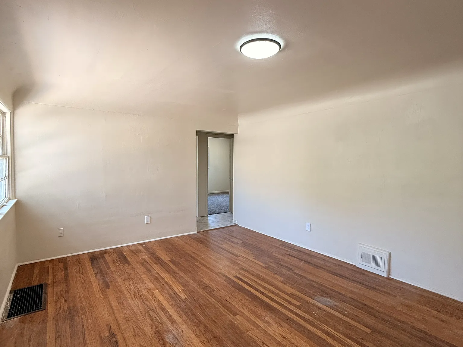 1412 16th St - 1 Up — Photo 2