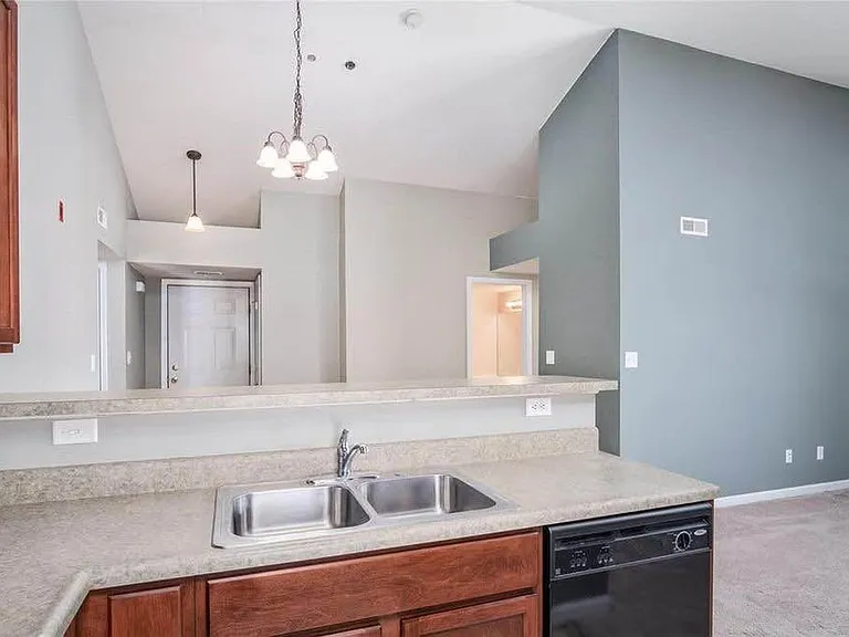 6302 Spring Creek Ln — Photo 8