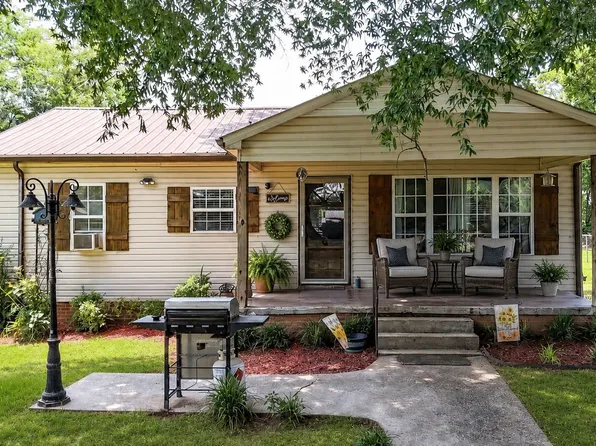 103 Defoor Loop, Calhoun, GA 30701