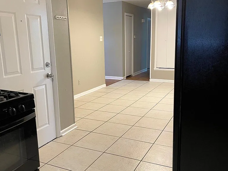 10823 Beverly Hills Dr — Photo 6