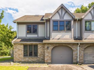 2 Cambridge Ct, Lloyd, NY 12528