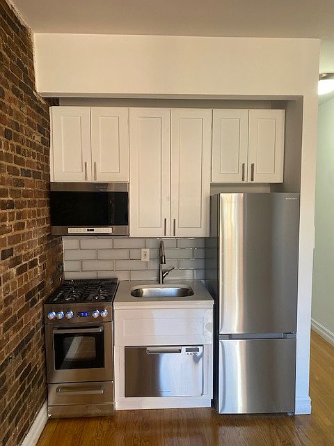 1st image of 204 E 25th St #5FE