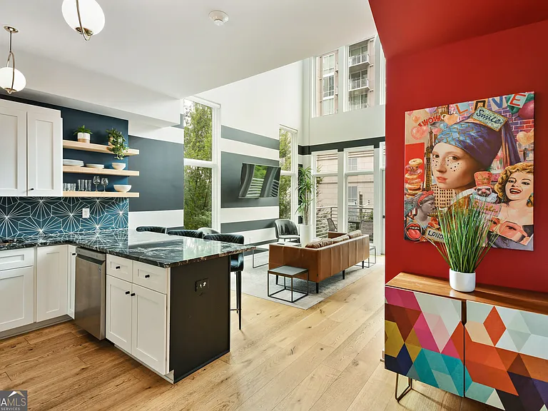 208 12th St NE #304 — Photo 4