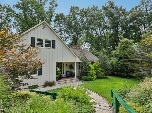 34 Forest Dr, Watchung Boro, NJ 07069