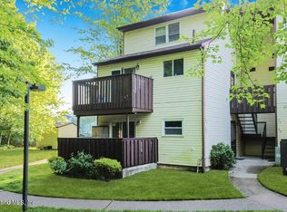 84 Nancy Ct, Staten Island, NY 10306