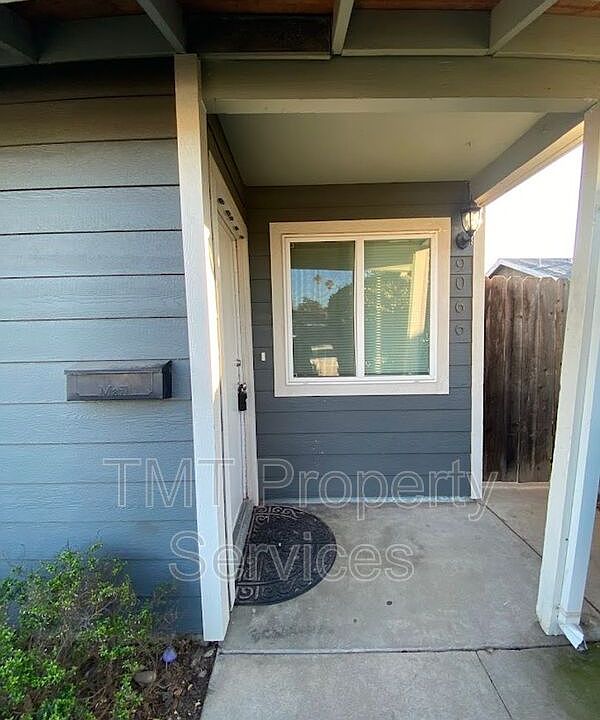 1st image of 9066 Salmon Falls Dr