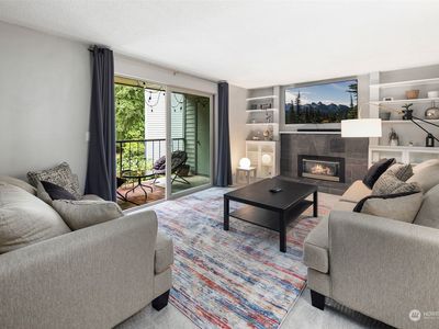 4717 W Lake Sammamish Parkway SE #C206, Issaquah, WA, 98027