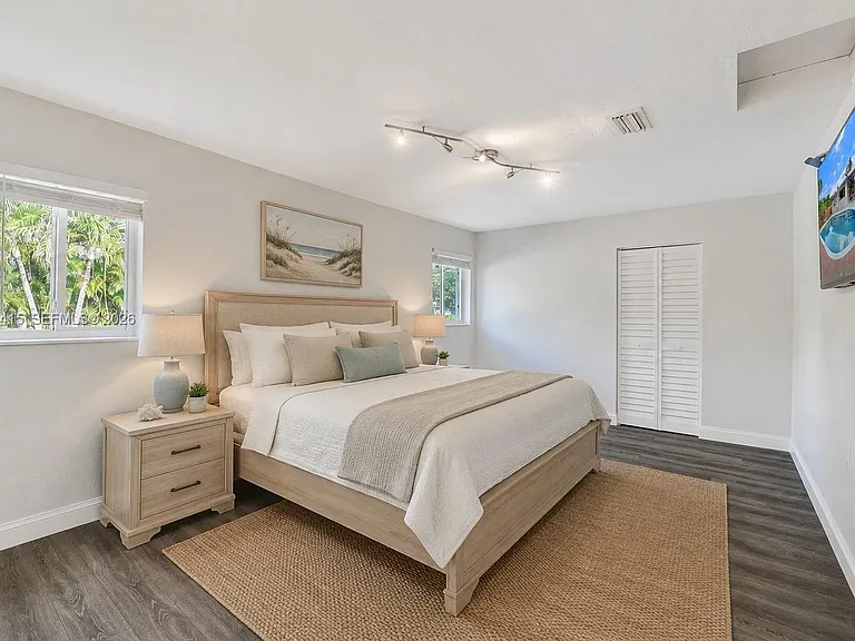 3730 SW 47th Ct — Photo 15