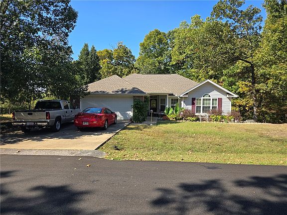 3rd image of 6 Shefford Ln