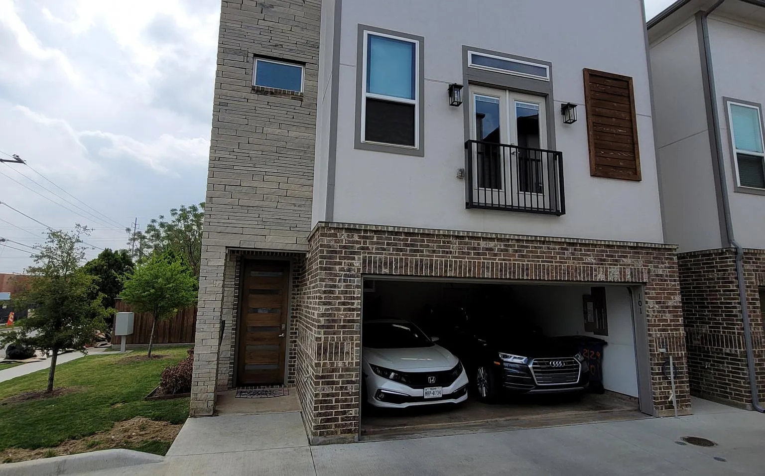 2129 Lovedale Ave — Photo 2