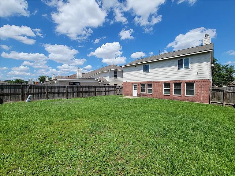 2322 Oxford Point Ln — Photo 38
