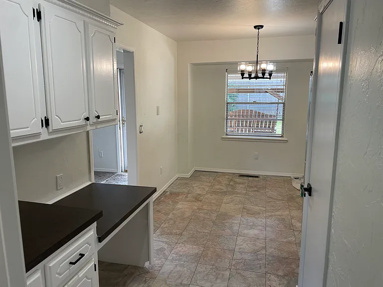 1802 Logan Dr — Photo 9