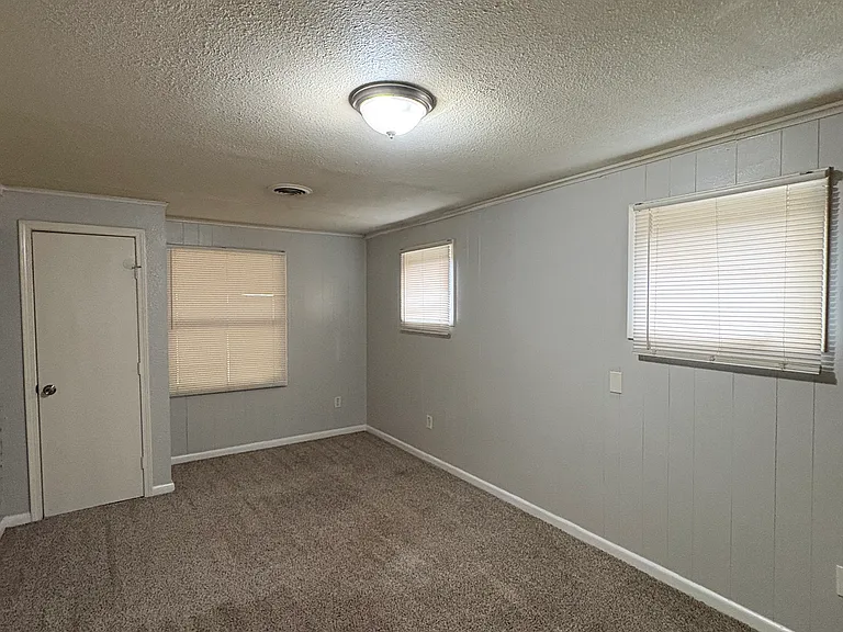 13 Gregory Ln — Photo 12