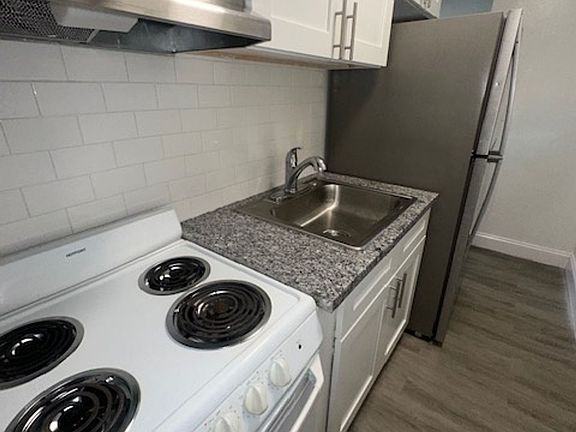 4th image of 119 NE 5th St APT 2