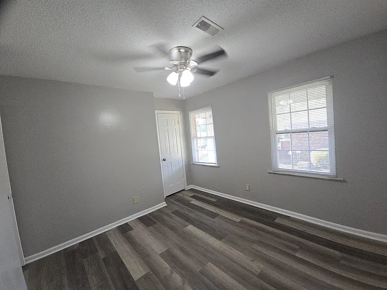 1307 W Meadowview Rd #F — Photo 33
