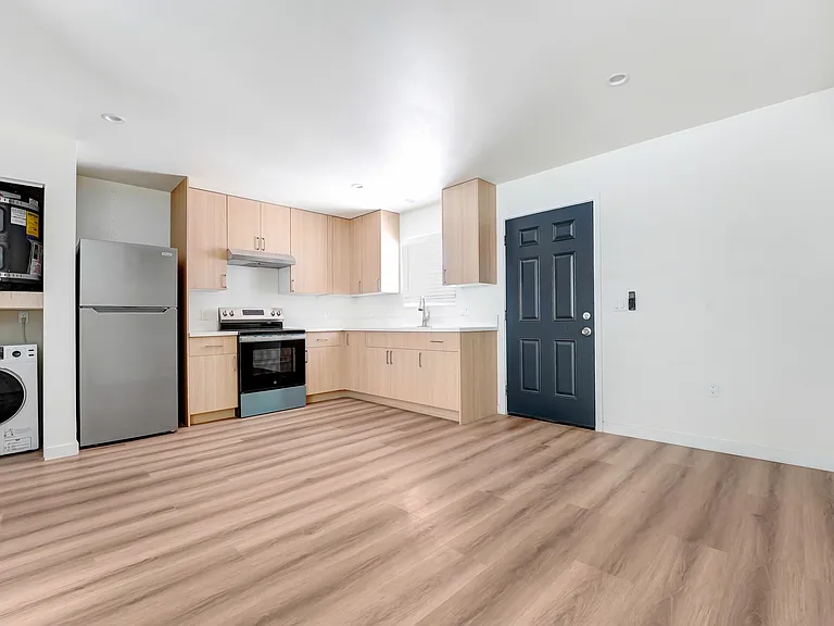 221 S Avenue 19 #225 — Photo 2
