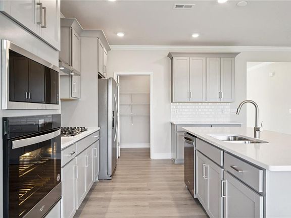 4th image of 1224 Kidbrooke St