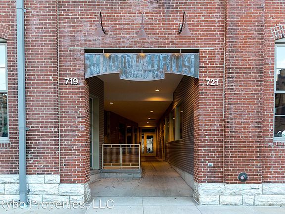 5th image of 721 N 17th St APT 406