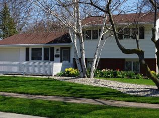 3005 Sunset Ln, Sandusky, OH 44870
