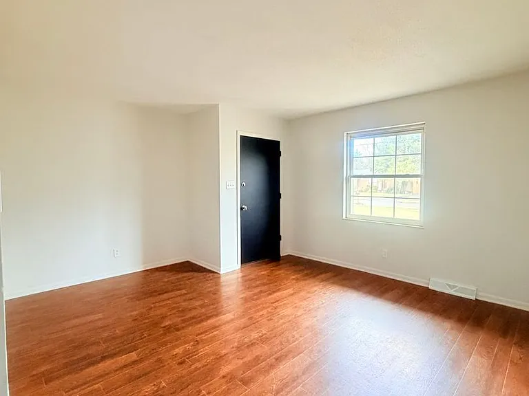 11622 S Williamsburg Dr — Photo 2