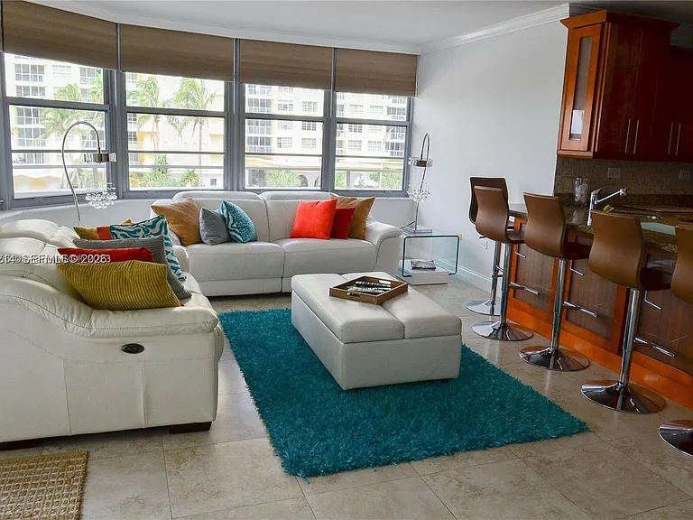 5555 Collins Ave #4A — Photo 3