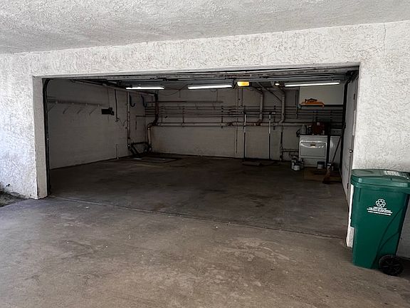 2.5 Garage