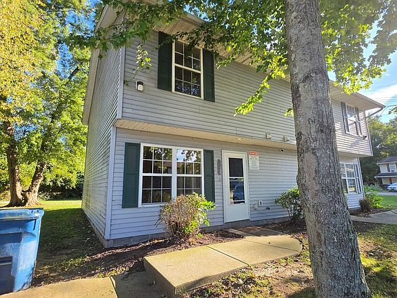 2nd image of 1152 Lake St