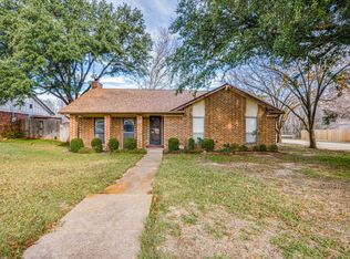 1633 Timberline Dr, Benbrook, TX 76126