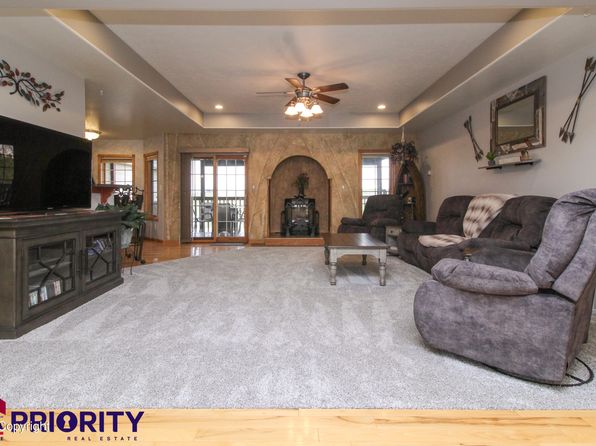 3700 Overdale Dr, Gillette, WY 82718