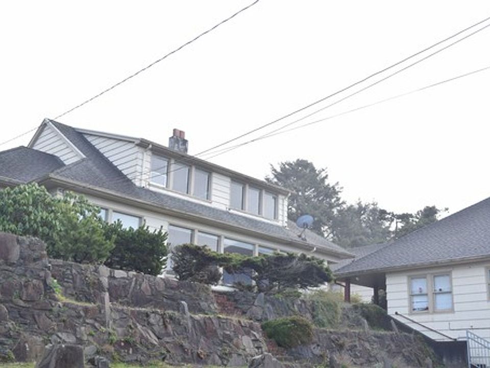 1st image of 4422 SW Beach Ave APT 3