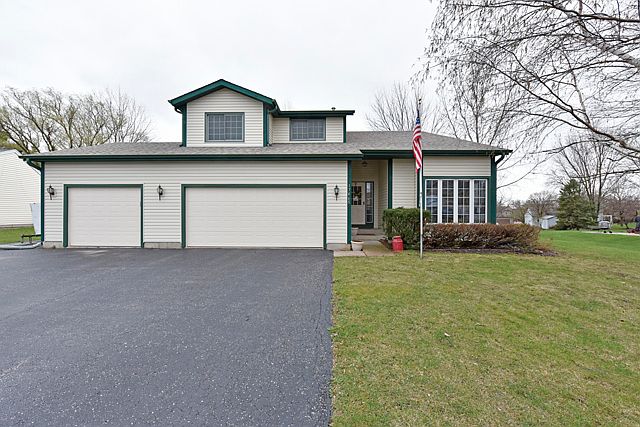 1st image of 17465 W Hickory Ln