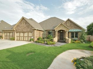 2148 Bridgeview Blvd, Edmond, OK 73003