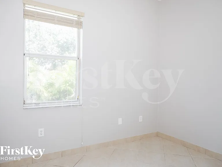 9064 SW 214th St — Photo 10