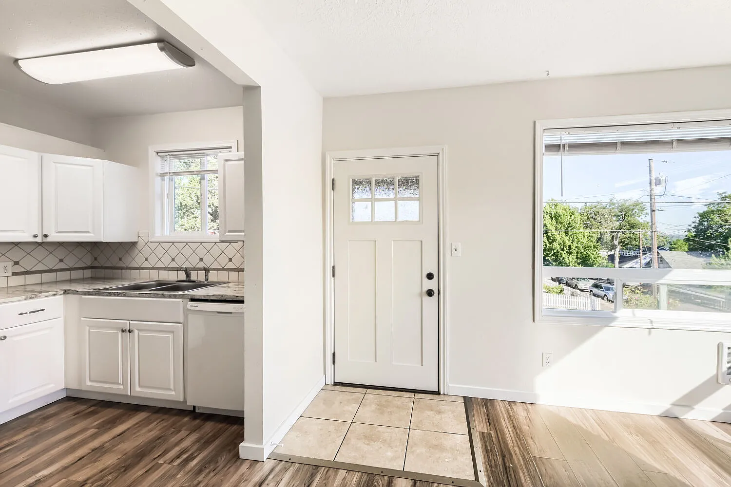 2 bed, 700 sqft, $1,725 — Photo 2