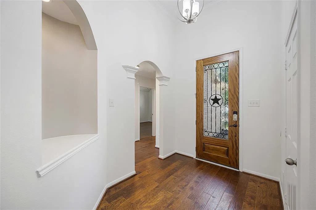 4 bed, 2347 sqft, $2,800 — Photo 1