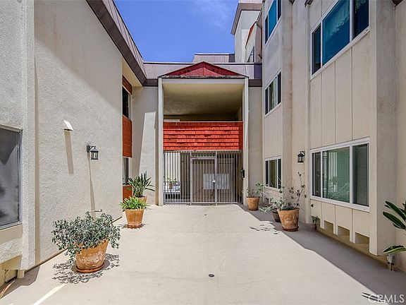 2nd image of 5651 Sumner Way Unit 109