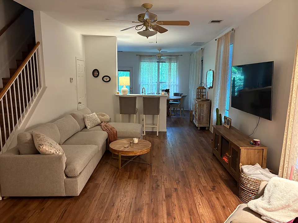 1481 E Old Settlers Blvd #1602