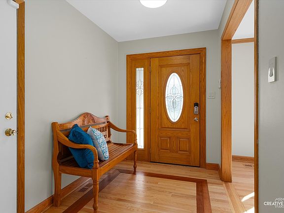 3rd image of 8232 Cromwell Ave