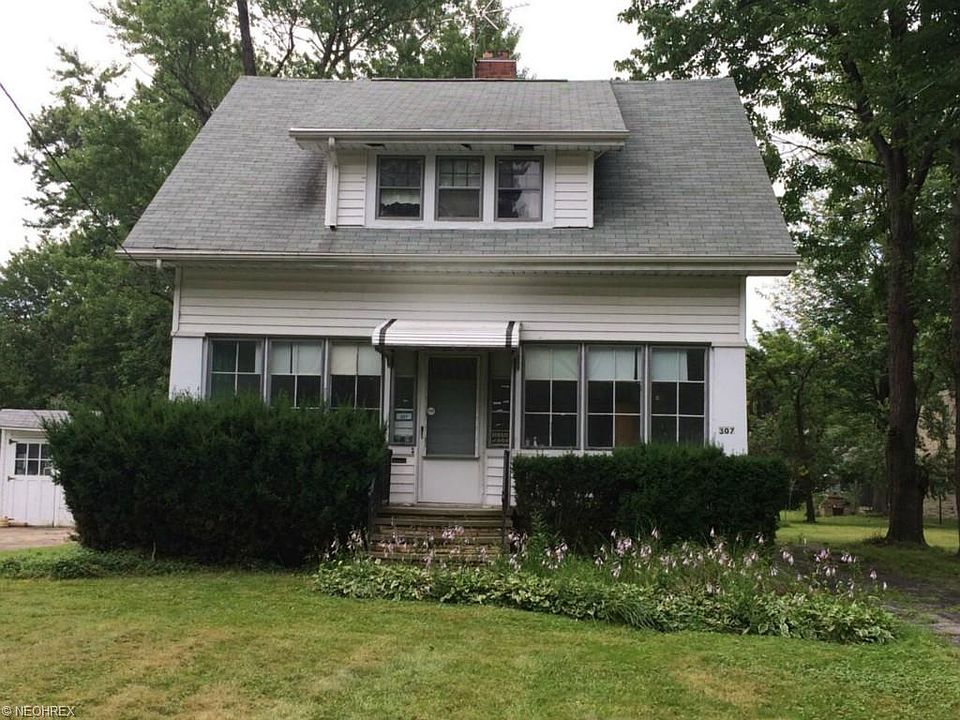 1st image of 307 E 260th St